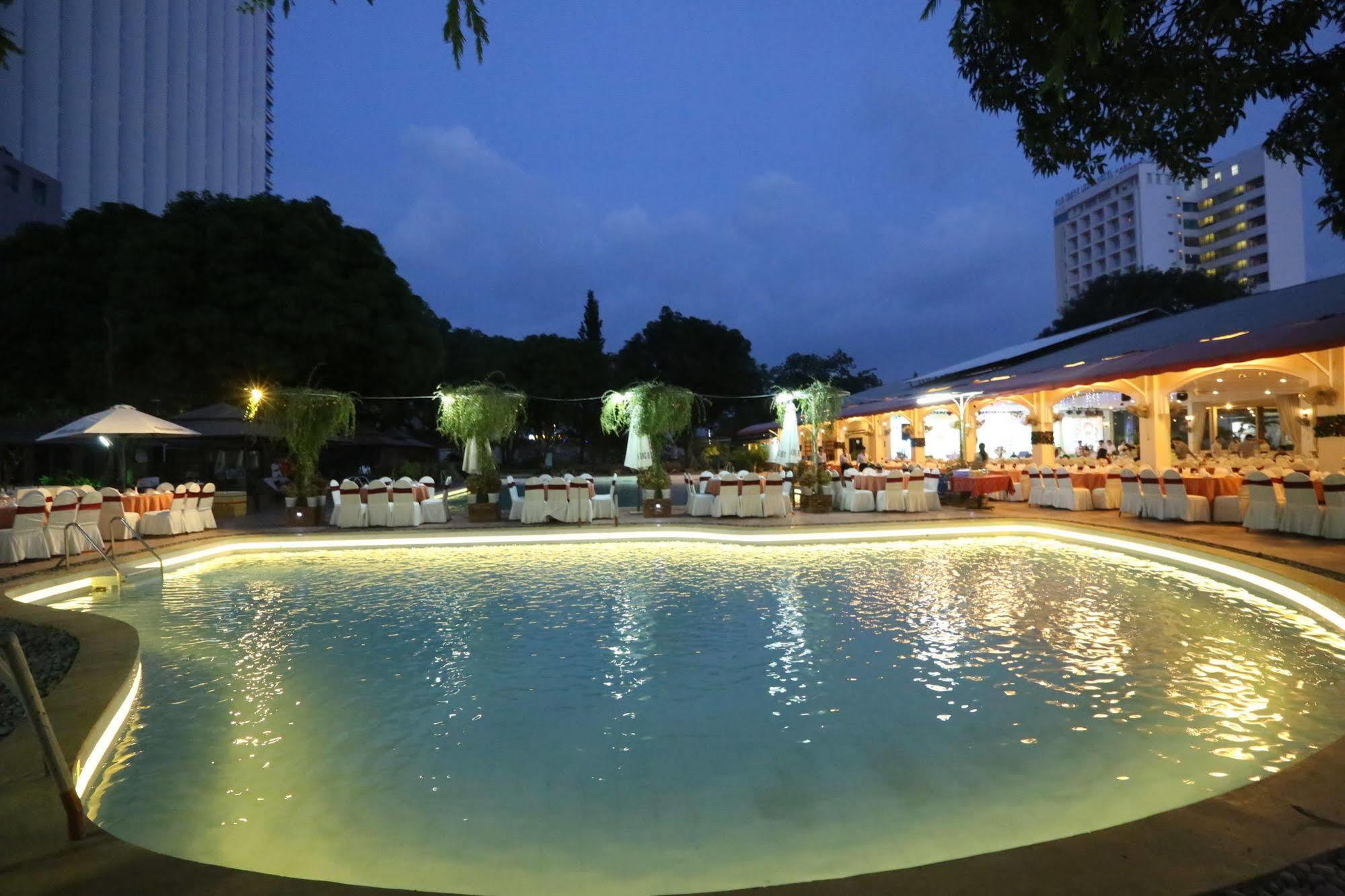 Vien Dong Hotel Nha Trang Exterior photo
